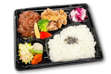 デミグラスハンバーグと熟成鶏の唐揚げ